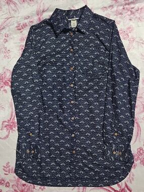 Duluth Trading Co Women's Navy Wave-Pattern Button-Down Shirt